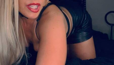 Virginia Slim 120 with Red Lipped Blond MILF SUCKING & SLURPING AWAY at a huge dildo wearing leather, puffing & getting kinky