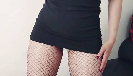 He fucks me and cums inside my pussy