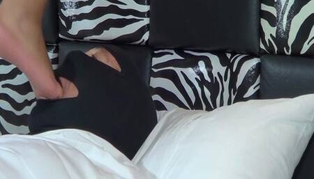 FOOT FUCKING MOUTH OF MALE SLAVE BRUNA VAZ AND SLAVE