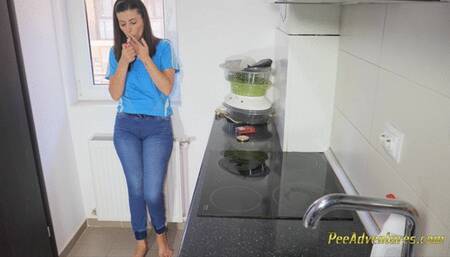 Smoking and wetting my jeans in the kitchen - Pee accident while cleaning the house - Wet her shorts on a coffee table
