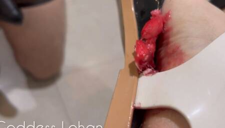 Goddess Lohan - Mike slave cleaning my sticky feet