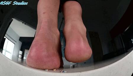 Rani 's big feet crush tinys Part 2  - MP4