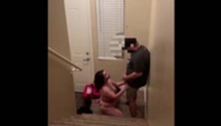 MILF JayleneXO seduces Pizza Delivery guy BEST REAL PIZZA DARE (FULL VIDEO)