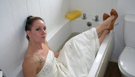 Maria's Bath  Time 6 (1920x1080)