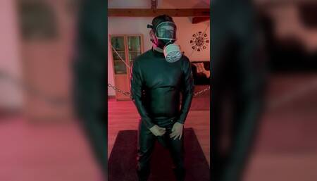 In Latex in der Sling
