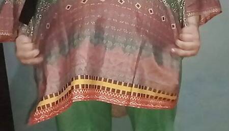 Arab bubble butt twerking dance