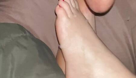 Cum on My Wife's Feet!! Sexy Feet