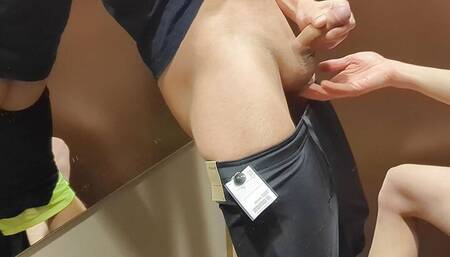 Short jerk off in changing room