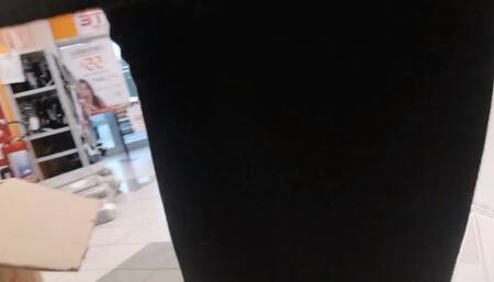 Farts in a very risky shopping mall!