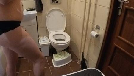 FATTY on toilet  - painy loud toilet