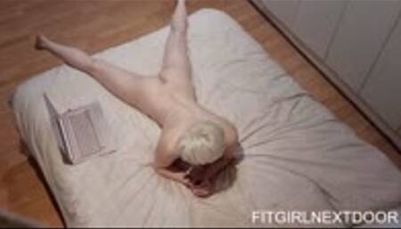 Spying On Fit Gym Girl Humping Bed & Masturbating At Home