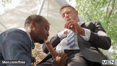 Mayor Alex Mecum Gets His Huge Cock Secretly Sucked By Cute Guy Trent King In Public - Men