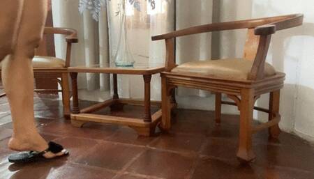 Stephanie Hot Dangling in flip flops