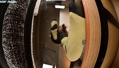 Rav's superstar socks crush peon! - MP4