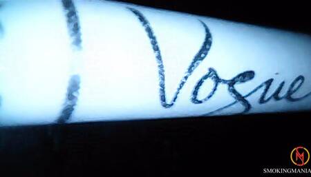 Vogue bleue superslims smoking inside