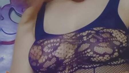 pregnant fills herself with oil and then masturbates in the river