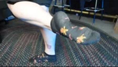 Christmas Socks and Muscular Calves MP4 640 Silent Clip