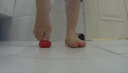 Hot crushing tomato my bear feet (F)
