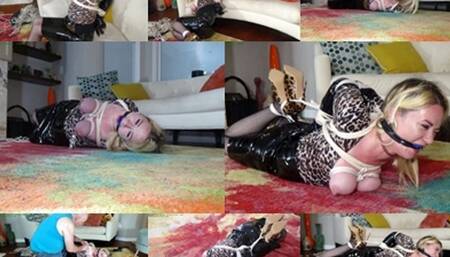 I'm bored I really need a chicken wing hogtie (MP4 SD 3500kbps)