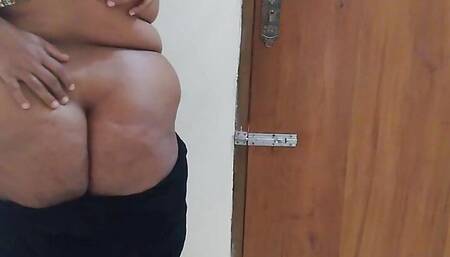 Bhabhi Ki Pith Khujate Hue Maine Uski Badi Gand Ko Jabardasti Choda - Indian Family Choda Chudi Xx