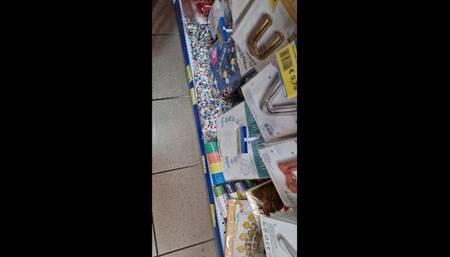 Choosing balloons for a party 4K avi