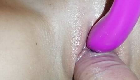 Napaljena devojka koju je tesko zadovoljiti. Horny GF BF real orgasam (Part 2)