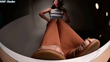 G Goddess will crush your little city again and again! - MP4