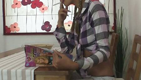 His teen girlfriend gets lured into family 3some