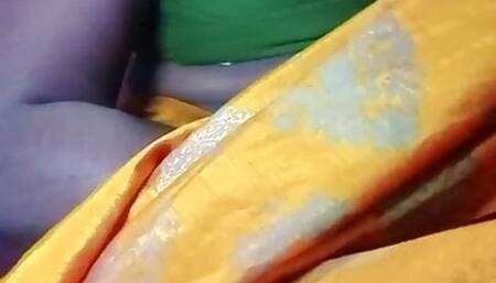 INDIAN TAMIL AUNTY boobs and pussy show