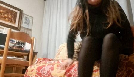 SLAVE TO TASTY PANTYHOSE FEET