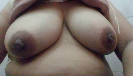 Teen fat boy showing big White ass and fucking with dabble fingers.