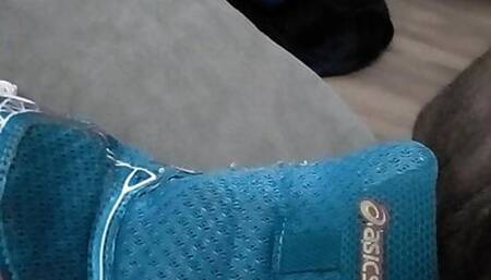 Me cumming in Asics
