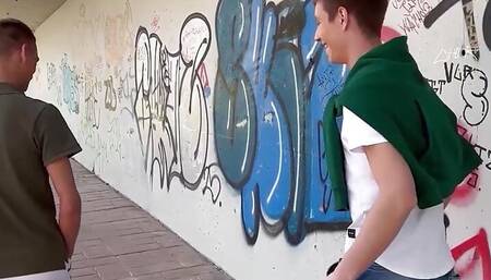 After wanking and cumming in a chat, Mikael gets fucked bareback