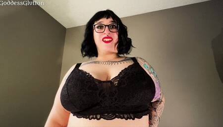 Giantess Girlfriend's Tiny Helper - POV BBW Giantess Roleplay