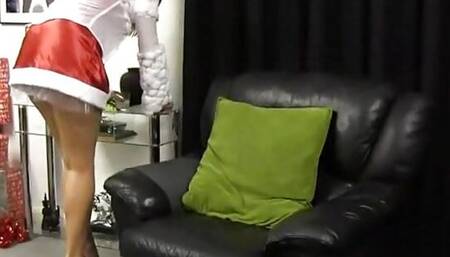 Sit back and watch Paige Turnah putting out a Christmas snack for santa and gets too horny so she pleasures herself