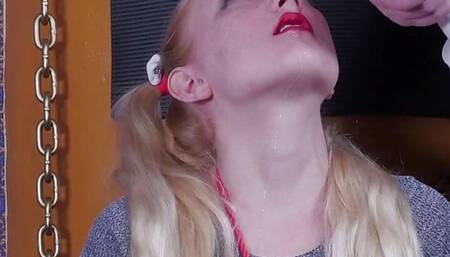 Anneliese Snow messy BJ services her dom
