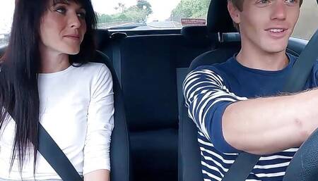 Cheating BF on back seats in Mr. Pussylicking car