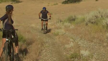 She flashes her trimmed Asian pussy for him to eat it and cumshot on it