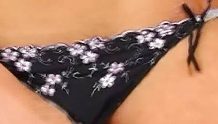 German slut with an amazing body adores fingering and dildoing herself
