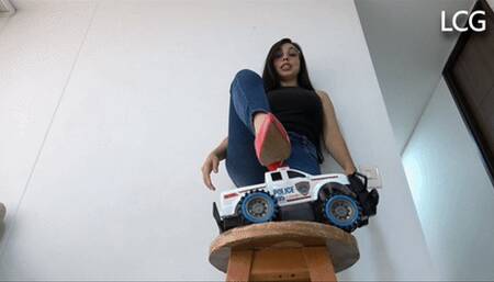 Janet Smashes Big 4X4