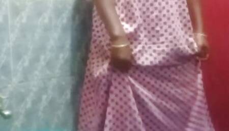 Indian aunty full bathing nude