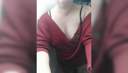 loola is going to do a squirt in the physio waiting room