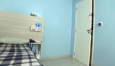 MY BEST FRIEND LOVES MY FARTS SECRETLY PART 1 BY QWEEN AND SCARLET WHITE CAM BY KLEBER FULL HD