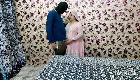 Indian Hot Bride Girl waiting for Sex in Wedding first Night