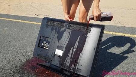 Anastasija 54 - TV under High Heels and Sneakers WMV