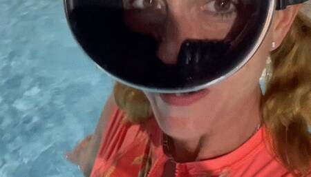 Carissa playing underwater with an oval mask