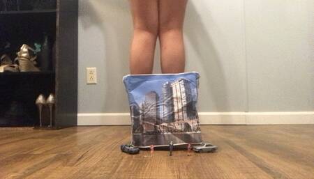 Unaware giantess buttcrush city