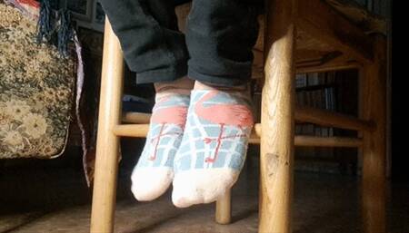 SLAVE,YOU TAKE OFF THE SWEAT FROM MY LOVELY FEET