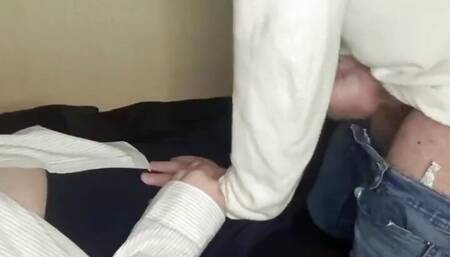 i masturbate and cum on my stepmom and she looks at it