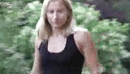 Diana vs. Liviu, Head Squeeze